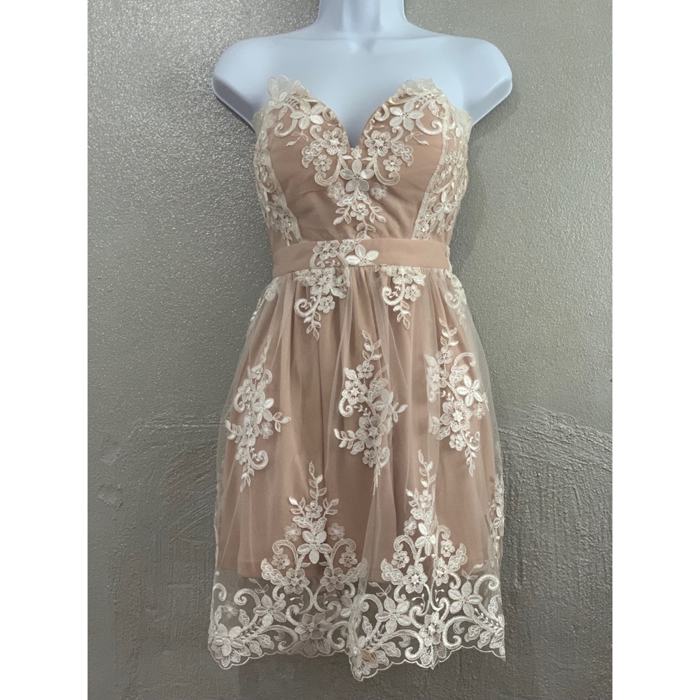 Beautiful lace dress👗